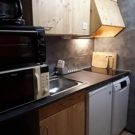 Aime 2000 Apartment